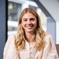 Jenna Lindbeck headshot